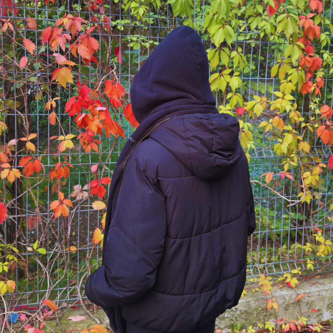 Écharpe à Capuche Amovible en Polaire – Scoodie 2-en-1