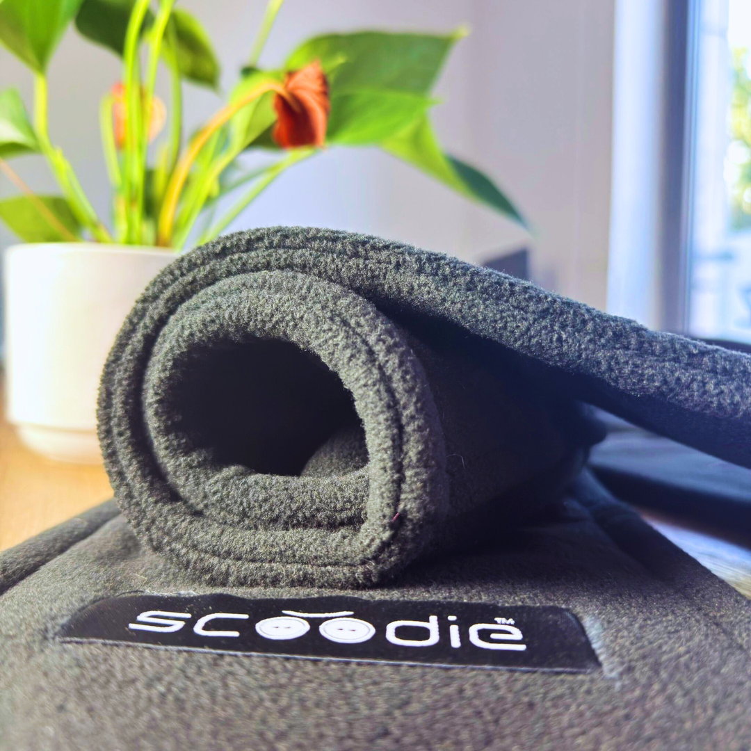 Écharpe à Capuche Amovible en Polaire – Scoodie 2-en-1