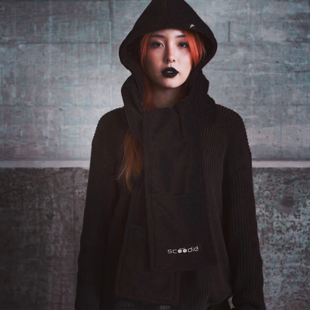 Écharpe à Capuche Amovible en Polaire – Scoodie 2-en-1